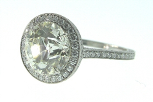 Style# Lm331 Round w/ Pave Surround & Shank